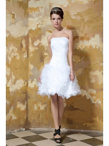 Beautiful A-line / Princess Strapless Knee-length Satin and Tulle Wedding Dress