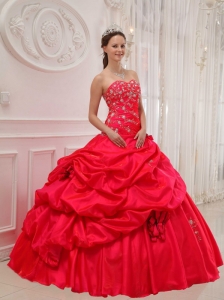 Beautiful  Red Quinceanera Dress Sweetheart Taffeta Appliques Ball Gown