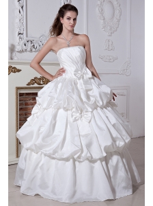 Classical A-line / Princess Strapless Beading and Bows Plus Size Wedding Dress Floor-length Taffeta