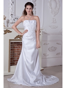 Inexpensive A-line / Princess Strapless Embriodery Wedding Dress Court Train Satin