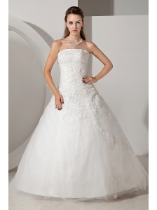 Lovely Wedding Dress A-line Strapless Appliques Court Train Tulle
