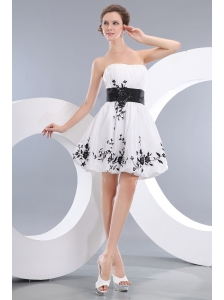 Vintage White Short Prom / Homecoming Dress A-line / Princess Strapless Mini-length Taffeta Appliques