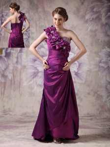 Beautiful Eggplant Purple Column One Shoulder Prom Dress Taffeta Beading And Hand Made Flowers Floor-length