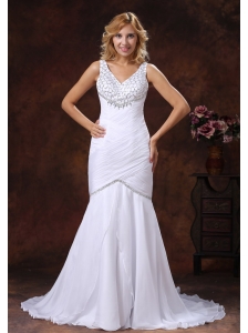 V-neck Mermaid Wedding Dress With Ruched Bodice and Beaded Decorate Bust