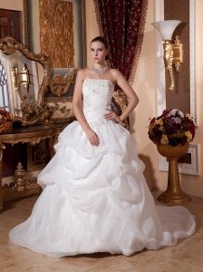 2013 A-line Court Train Lace Wedding Gowns With Organza