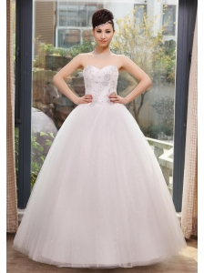 Beading and Ruch Decorate Bodice Sweetheart Neckline Tulle Floor-length 2013 Wedding Dress