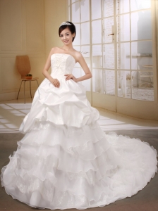 Ruffled Layers Decorate Strapless Princess Organza and Taffeta White Wedding Dress