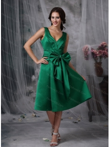 Green Column V-neck Taffeta Bow Dama Dresses On Sale