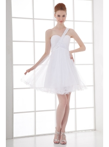 2014 Simple A-line One Shoulder Tulle Ruching Beading Short Wedding Dress