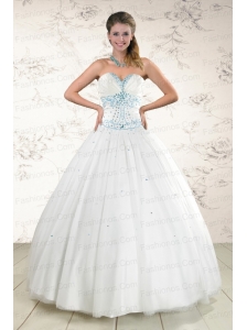 2015 Pretty White Quinceanera Dresses with Appliques and Beading