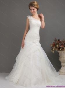 2015 Plus Size One Shoulder Wedding Dresses with Ruching and Hand Made Flowers