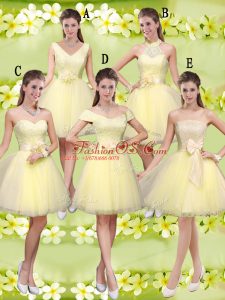 Knee Length A-line Sleeveless Light Yellow Dama Dress for Quinceanera Lace Up