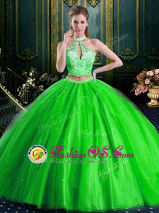 Inexpensive Halter Top High-neck Sleeveless Lace Up Quince Ball Gowns Tulle