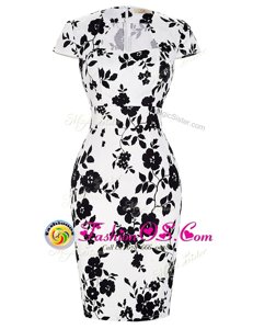 Stunning Knee Length White And Black Mother Of The Bride Dress Chiffon Short Sleeves Pattern and Belt